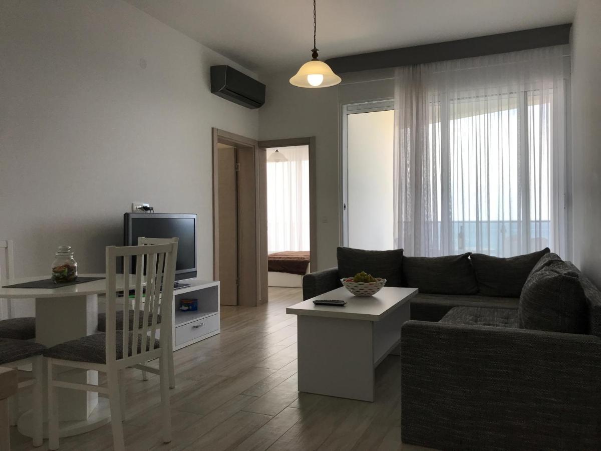 Appartement First Line Of The Sea 1 à Dobra Voda Extérieur photo